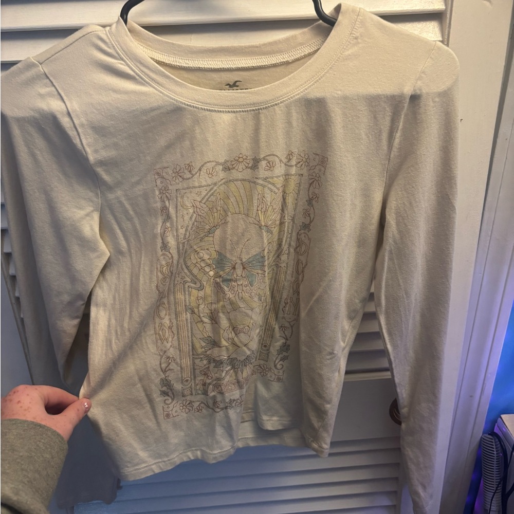 Hollister Off-White Graphic Long Sleeve Tee